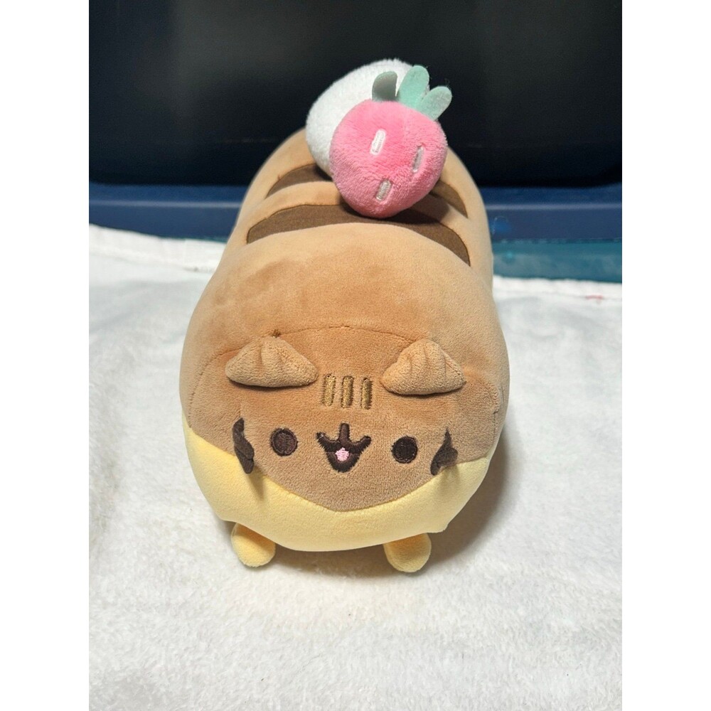 Pusheen eclair